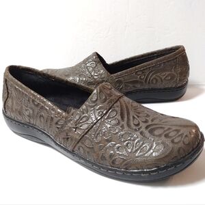 B.O.C Howell Embossed Leather Slip-On Clogs Comfort Round Toe Shoes Brown 7.5